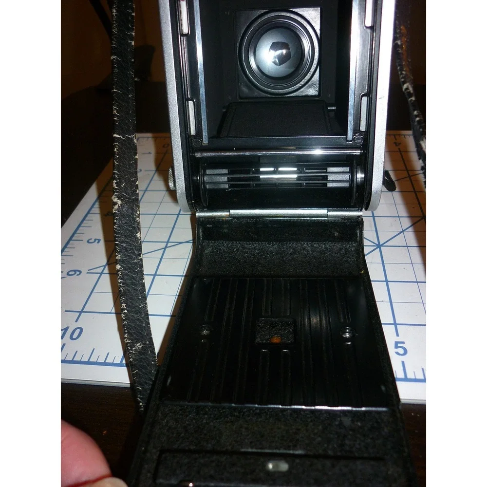Vintage Mamiyaflex C2 Professional TLR Camera w/ 80mm f2.8 Mamiya-Sekor Lenses